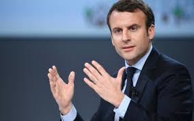 Macron 02